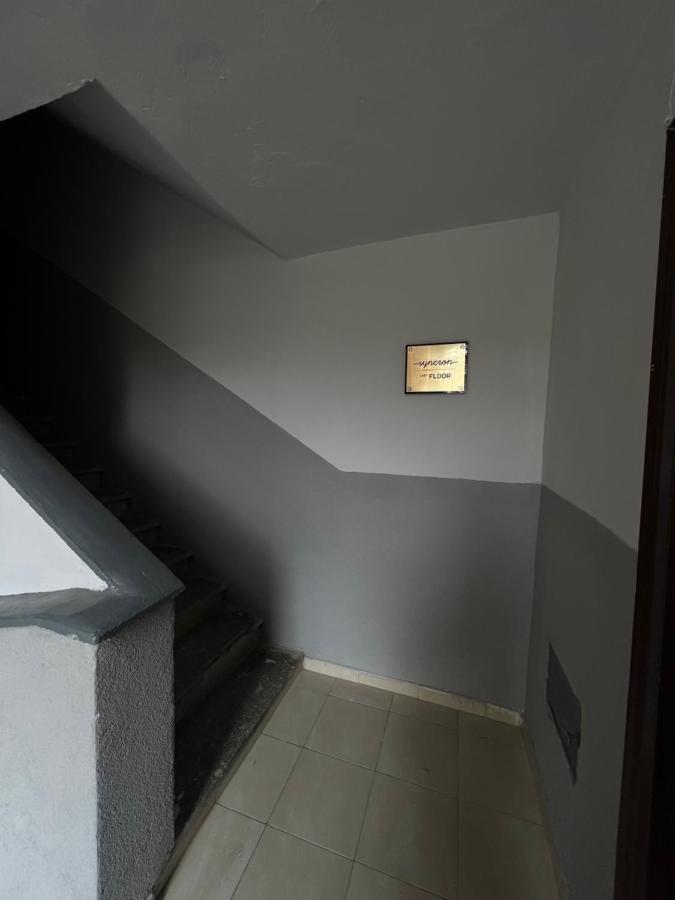 One-Bedroom Rooftop Skyline Central Hidden Gem In Tirana Zewnętrze zdjęcie