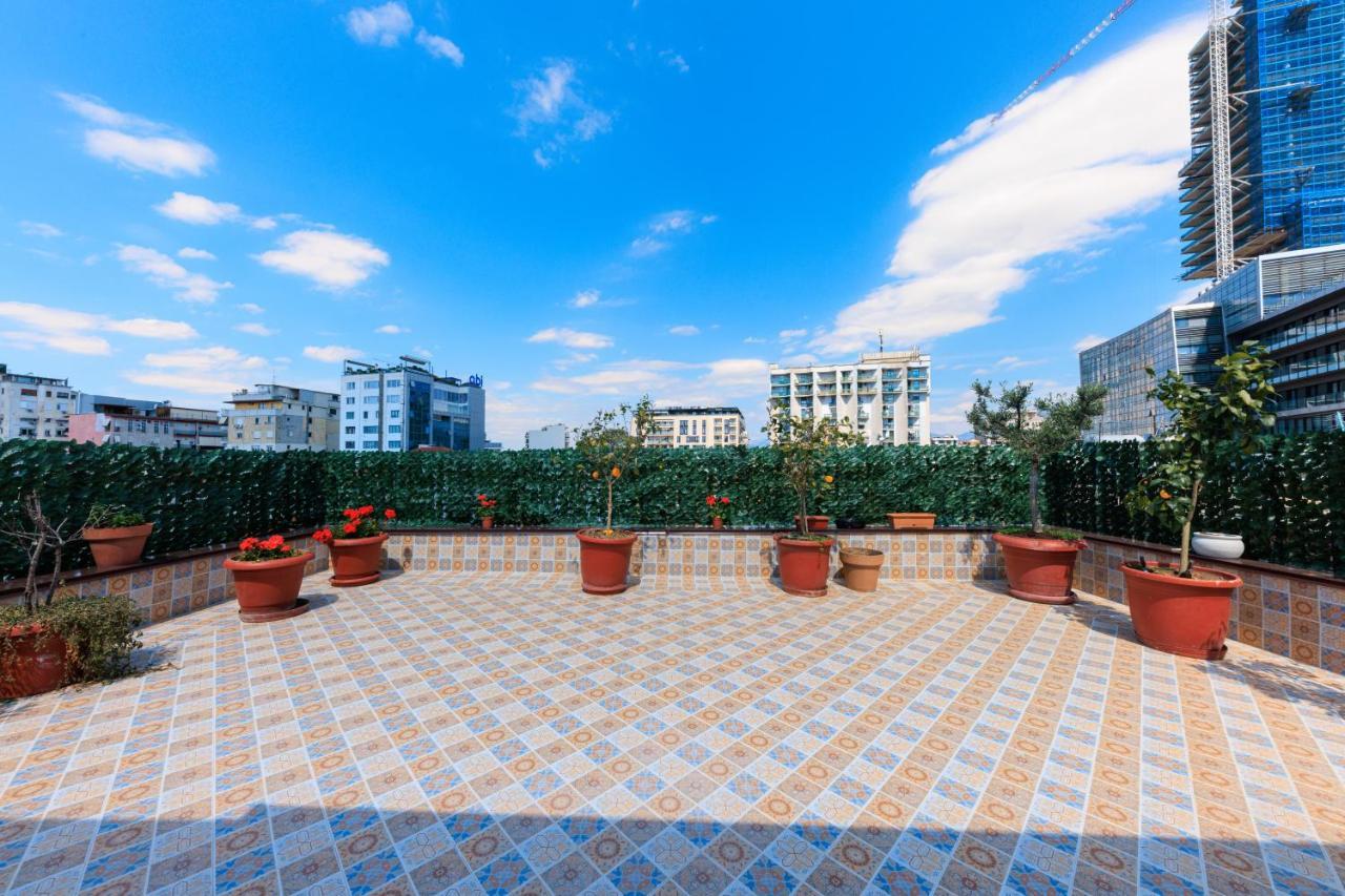 One-Bedroom Rooftop Skyline Central Hidden Gem In Tirana Zewnętrze zdjęcie